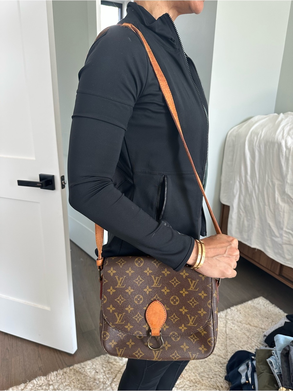 Louis Vuitton Brown Monogram Crossbody with Tan Trim - Picture 13 of 14
